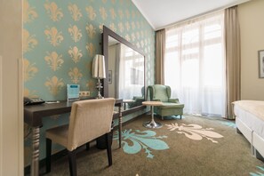 Deluxe Double Plus Room | Premium bedding, in-room safe, desk, blackout drapes - La Prima Fashion Hotel (Budapest)