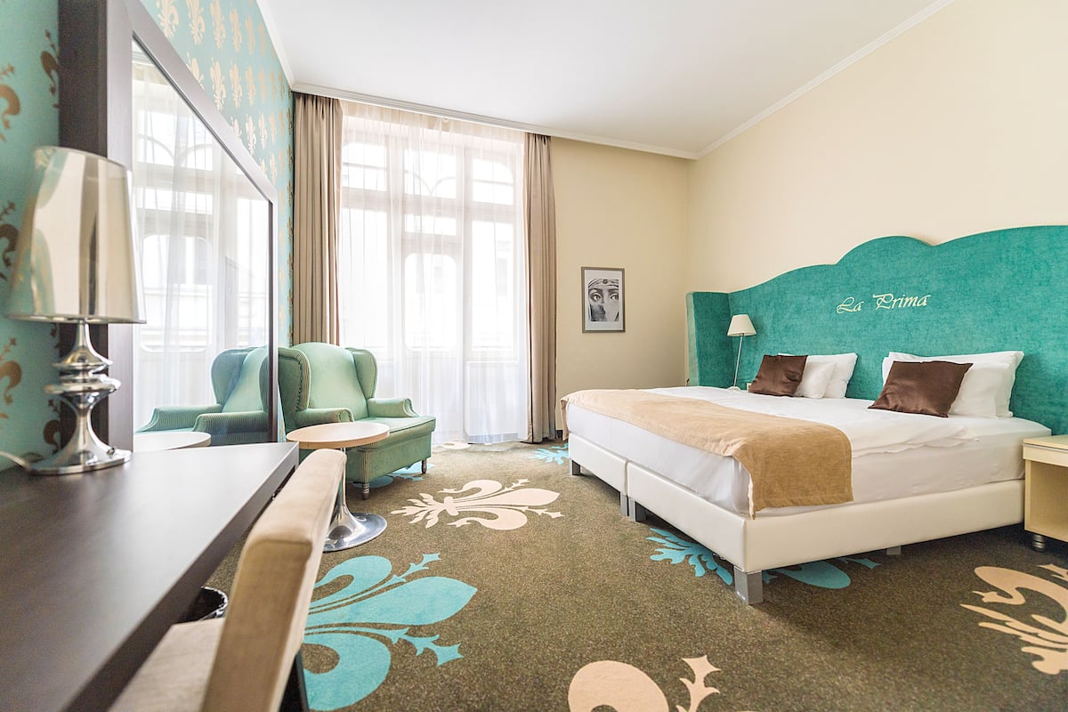 1 bedroom, premium bedding, in-room safe, desk