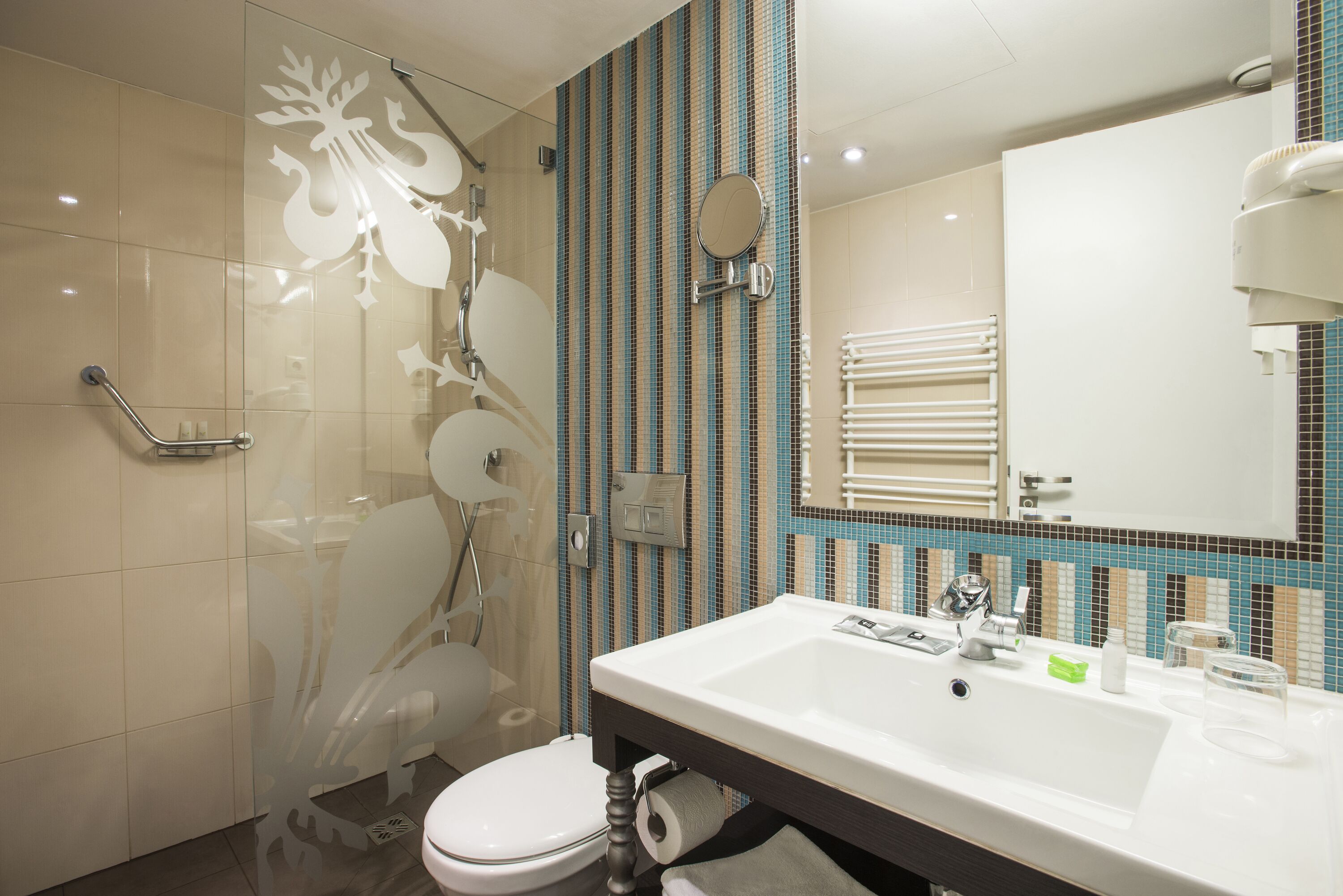 basic double or twin room | bathroom | free toiletries, hair dryer, towels