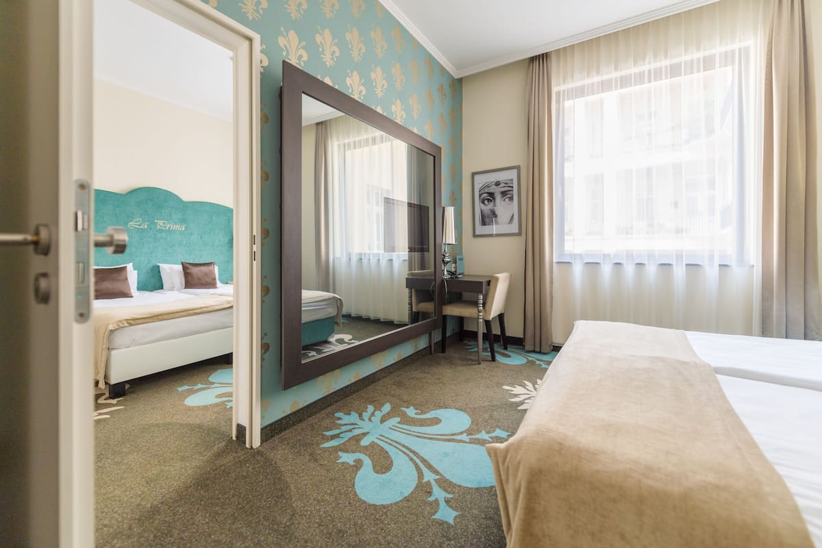 1 bedroom, premium bedding, in-room safe, desk