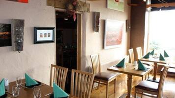 Breakfast, lunch and dinner served