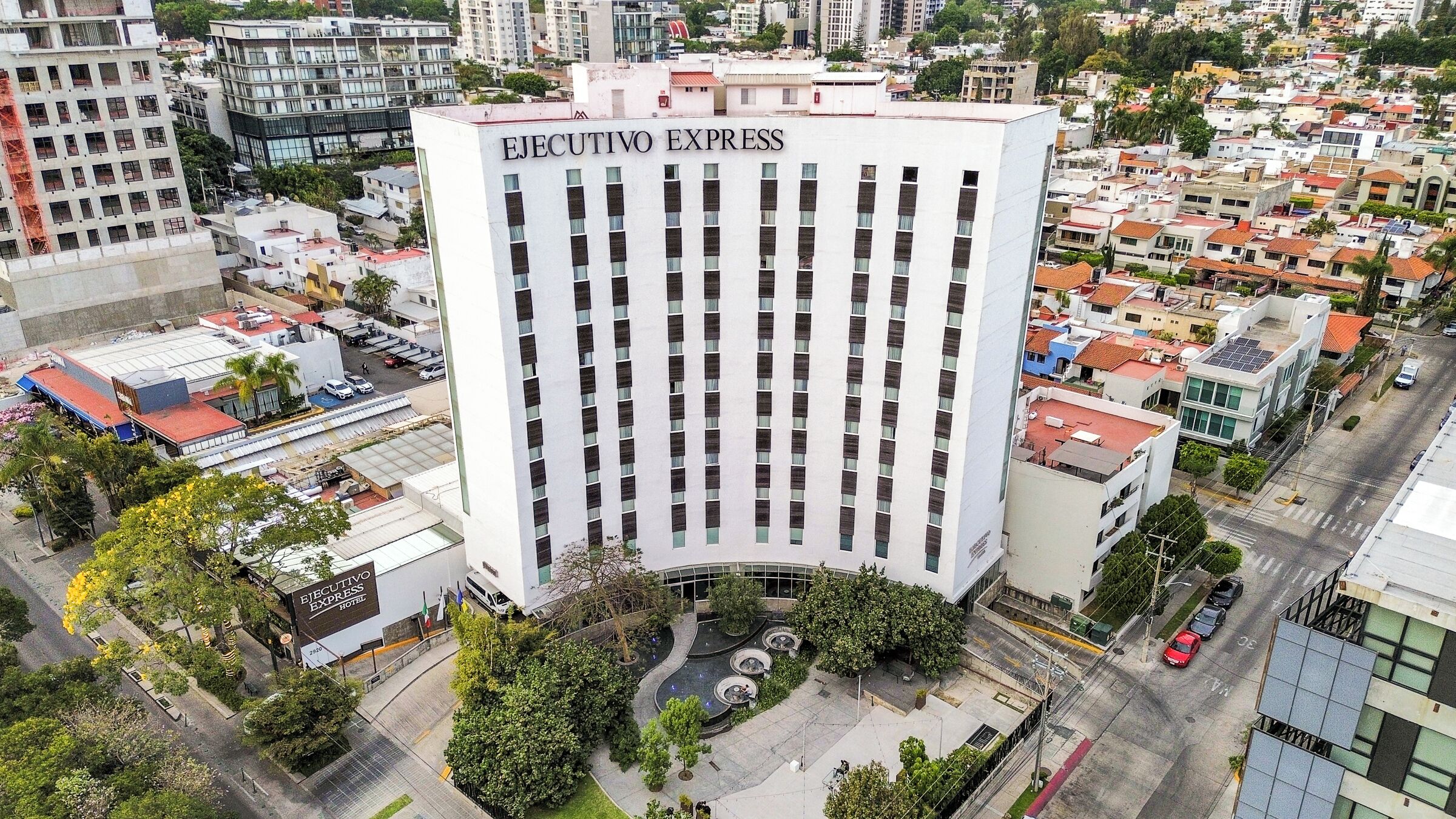 Foto - Ejecutivo Express Consulado