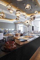 包含每日自助早餐