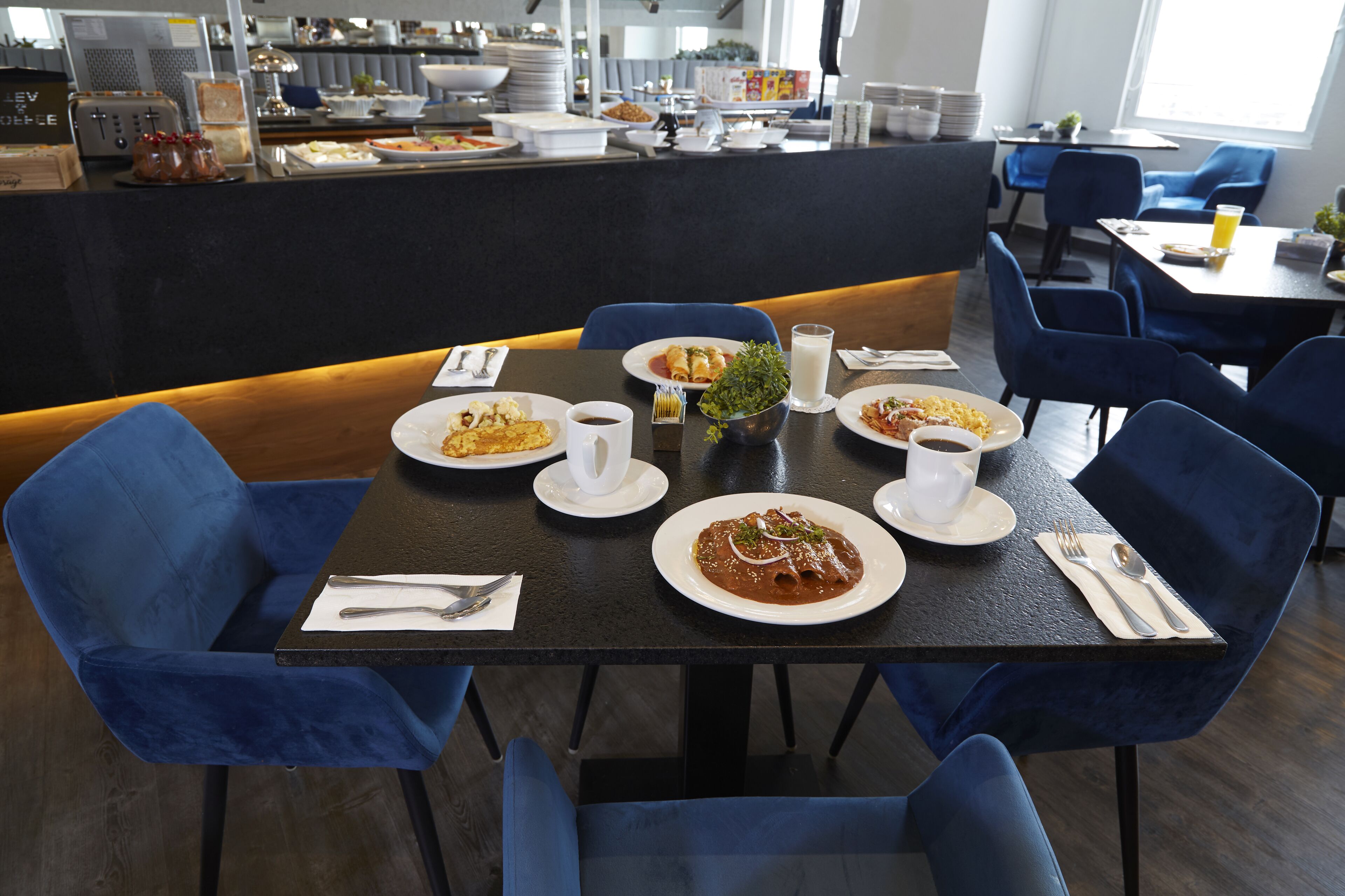 free daily buffet breakfast