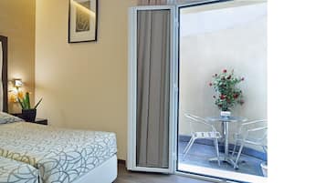 Habitació doble | Roba de llit hipoal·lergògena, cobrellits i minibar