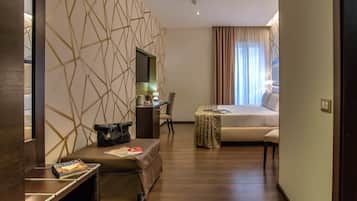 Junior Studio Suite | Hypo-allergenic bedding, down duvets, minibar, in-room safe