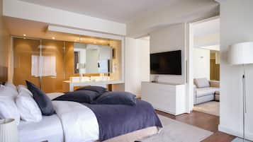 Suite Premium | Ropa de cama de alta calidad, colchones viscoelásticos, minibar