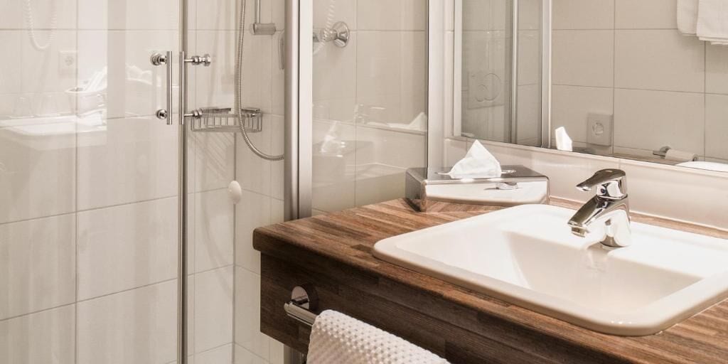 double room | bathroom | shower, hair dryer, towels