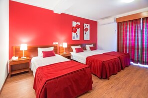In-room safe, desk, blackout drapes, free cribs/infant beds - Cristo Rei (Ourem)