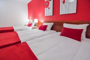 In-room safe, desk, blackout drapes, free cribs/infant beds - Cristo Rei (Ourem)