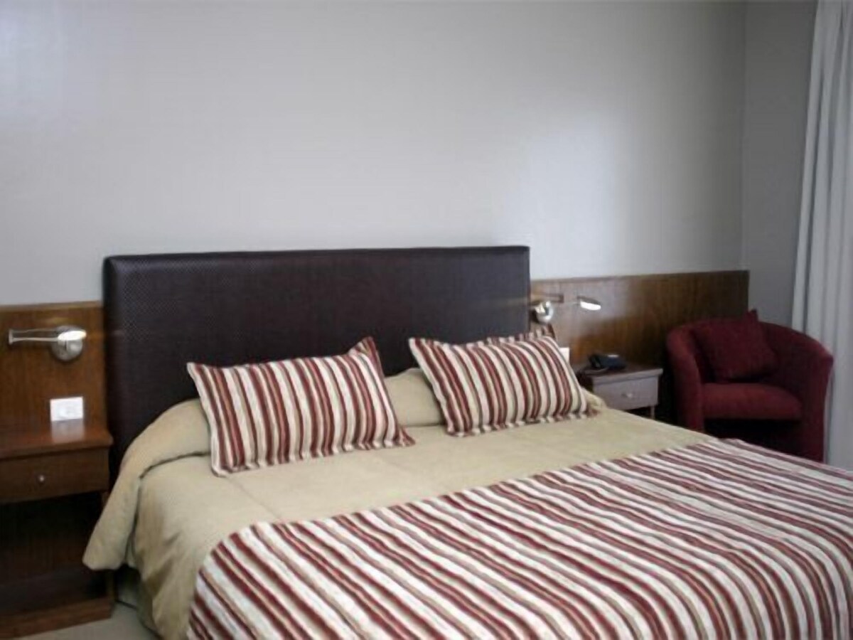 Ropa de cama de alta calidad, colchones Tempur-Pedic, minibar