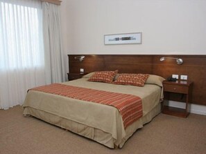 Premium bedding, Tempur-Pedic beds, minibar, in-room safe - Sol San Javier (San Javier)