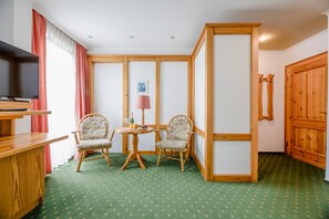 Desk, rollaway beds, free WiFi - Landhotel Sauerländer Hof (Eslohe)