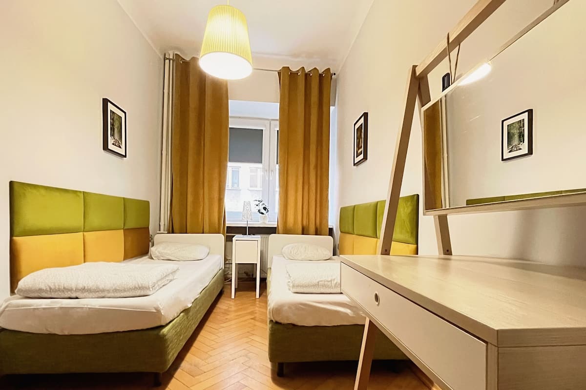 Standard Twin Room, Shared Bathroom | Hypo-allergenic bedding, individually decorated, individually furnished