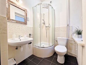 Romantic Studio, 1 Double Bed, Non Smoking, Kitchenette | Bathroom | Shower, soap - ApartHostel Helvetia (Warsaw)
