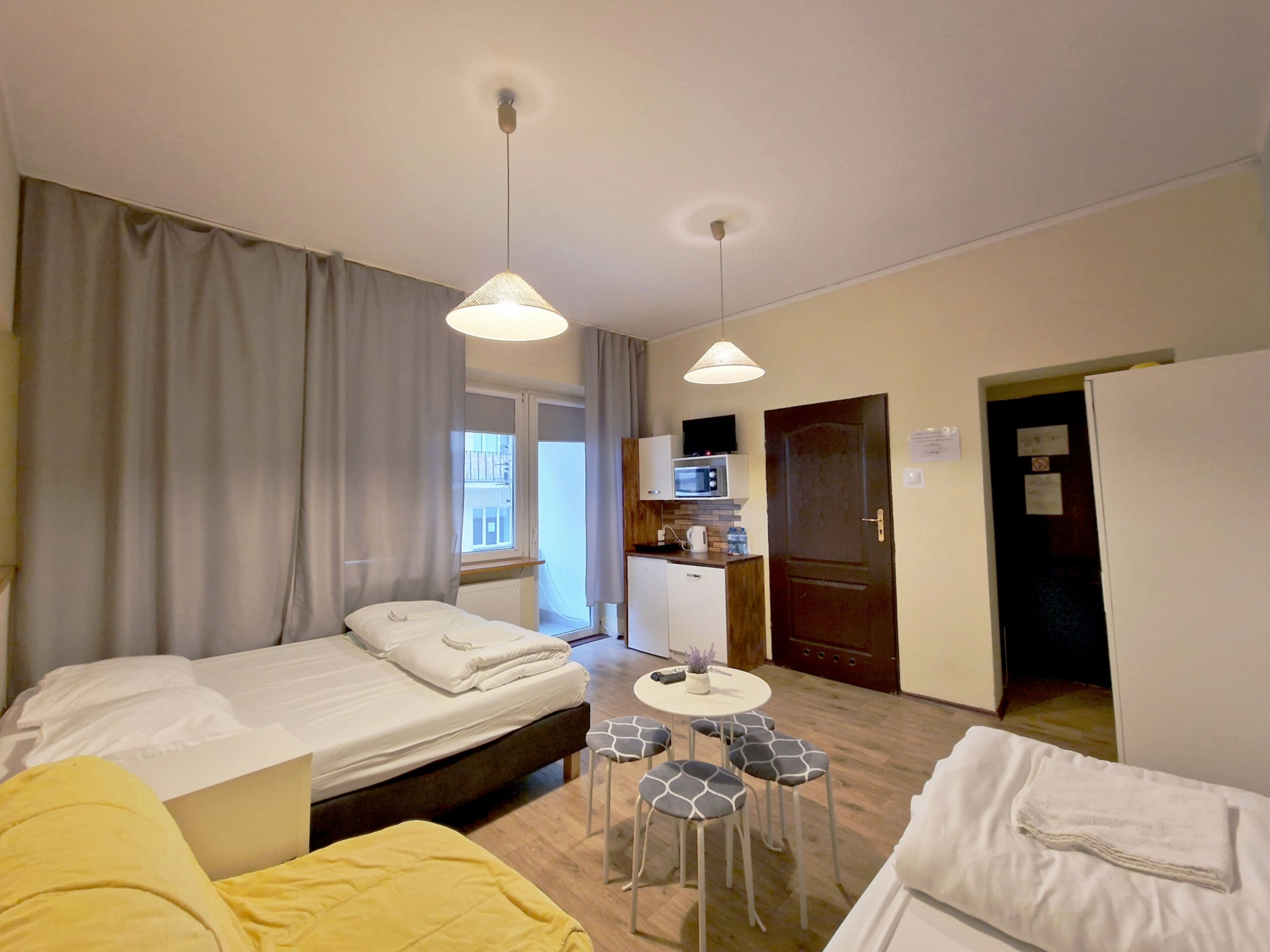 Photo - Hostel Helvetia Rooms Warsaw CITY CENTER and OLD TOWN