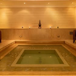 Indoor spa tub