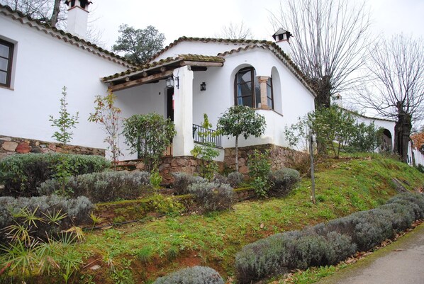 Unclassified image, 1 of 75, button - Finca Valbono (Aracena)