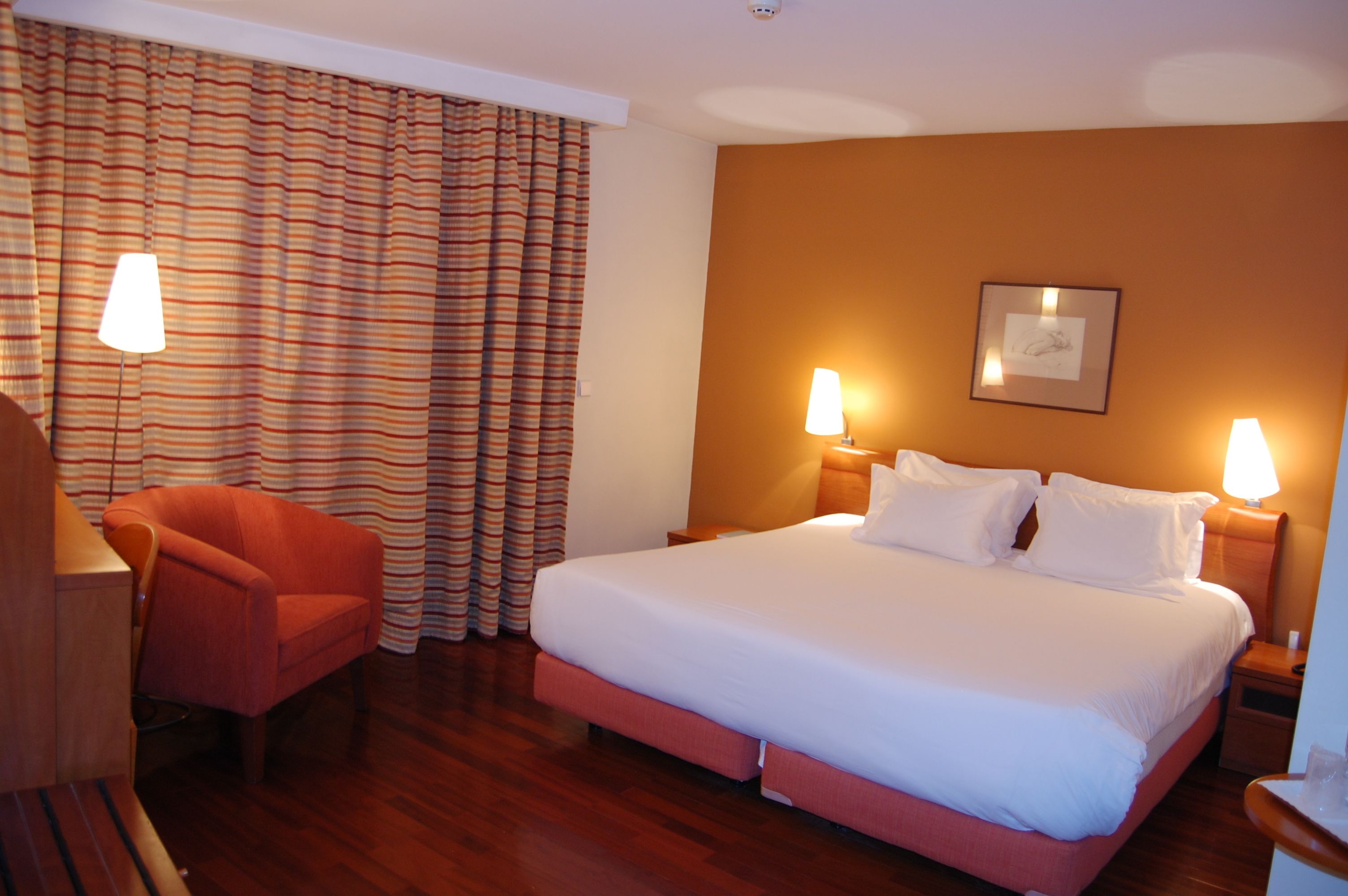 double or twin room | minibar, in-room safe, desk, soundproofing