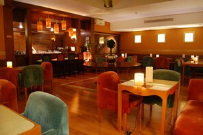 Bar (on property) - Hotel Central Parque (Maia)