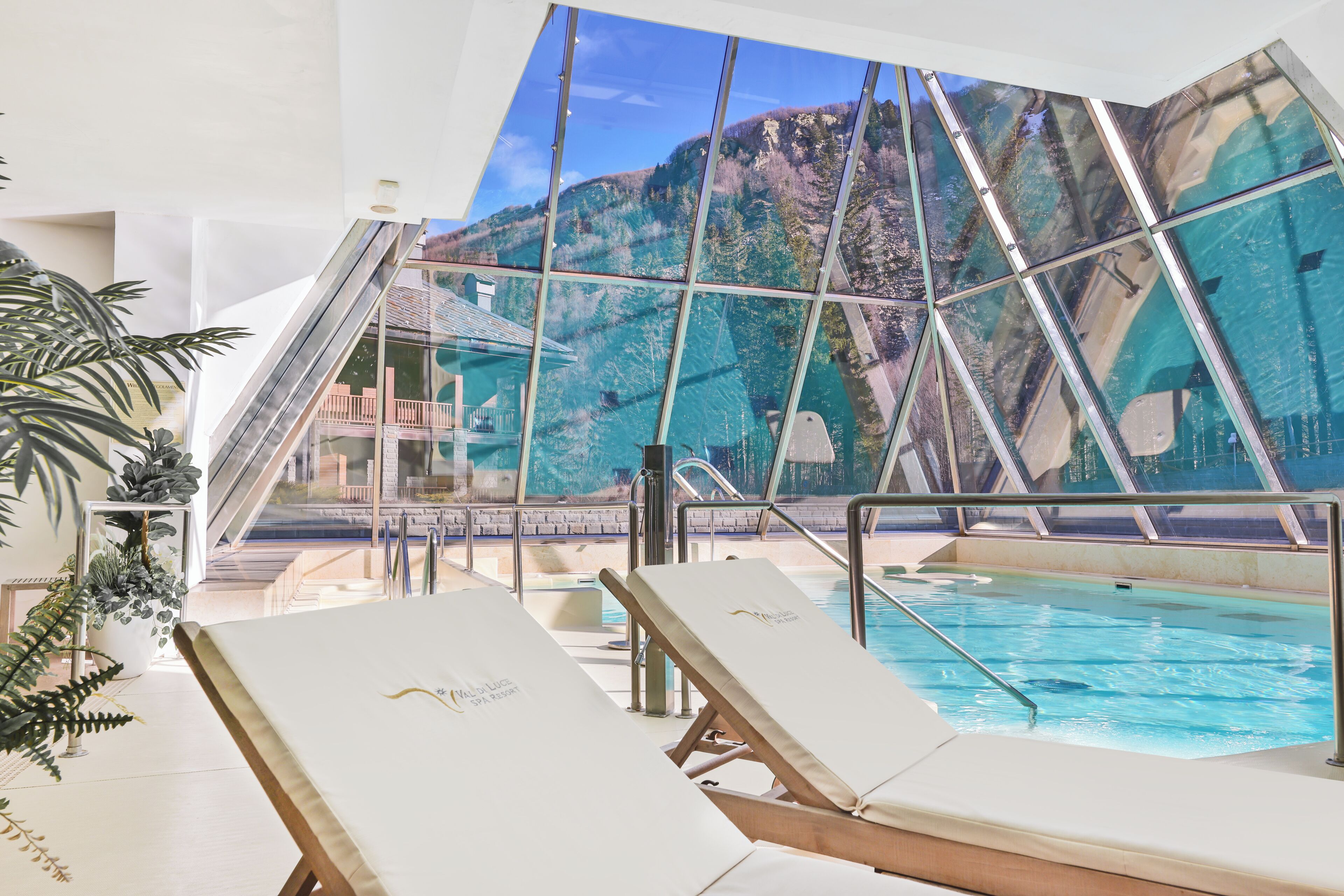 couples treatment room(s), body treatments, hydrotherapy, aromatherapy