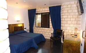 Phòng đơn, 1 giường cỡ king | Màn/rèm cản sáng, truy cập Internet không dây miễn phí, bộ trải giường 