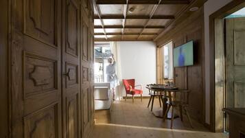 Suite | Living area | Flat-screen TV