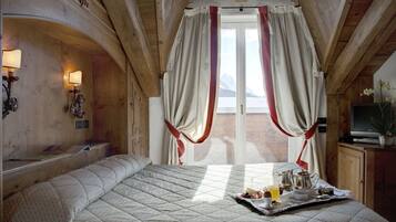 Daunenbettdecken, Minibar, Zimmersafe, Schreibtisch