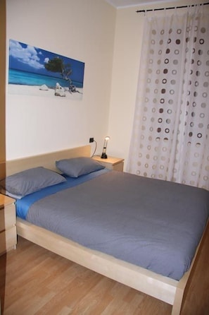 Standard Double or Twin Room | Premium bedding, down comforters, individually furnished, desk - Bed & Breakfast Centro Storico (Sarnico)