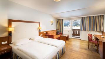 Superior-Doppelzimmer | Minibar, Zimmersafe, Schreibtisch, laptopgeeigneter Arbeitsplatz