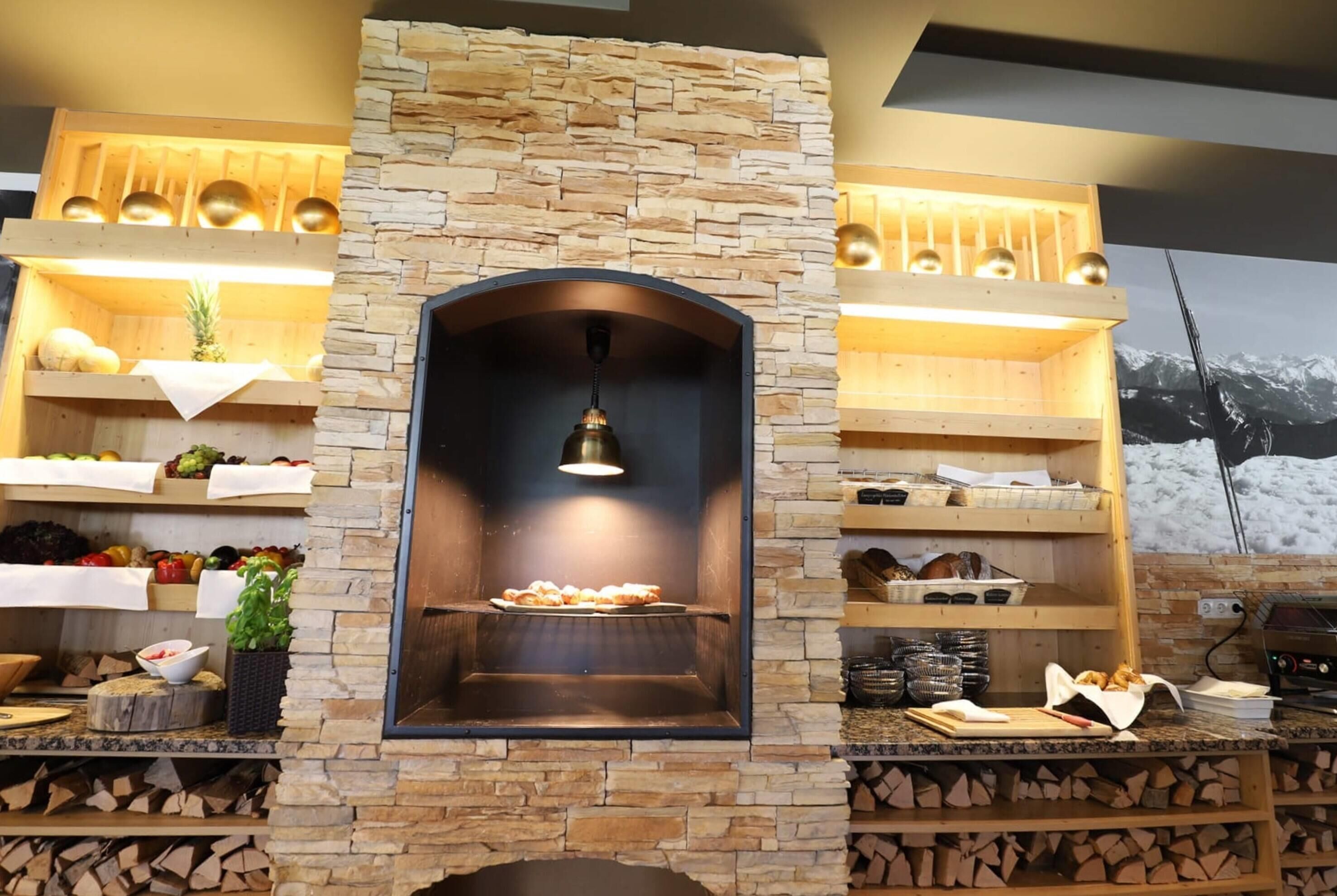 含每日吃到飽早餐