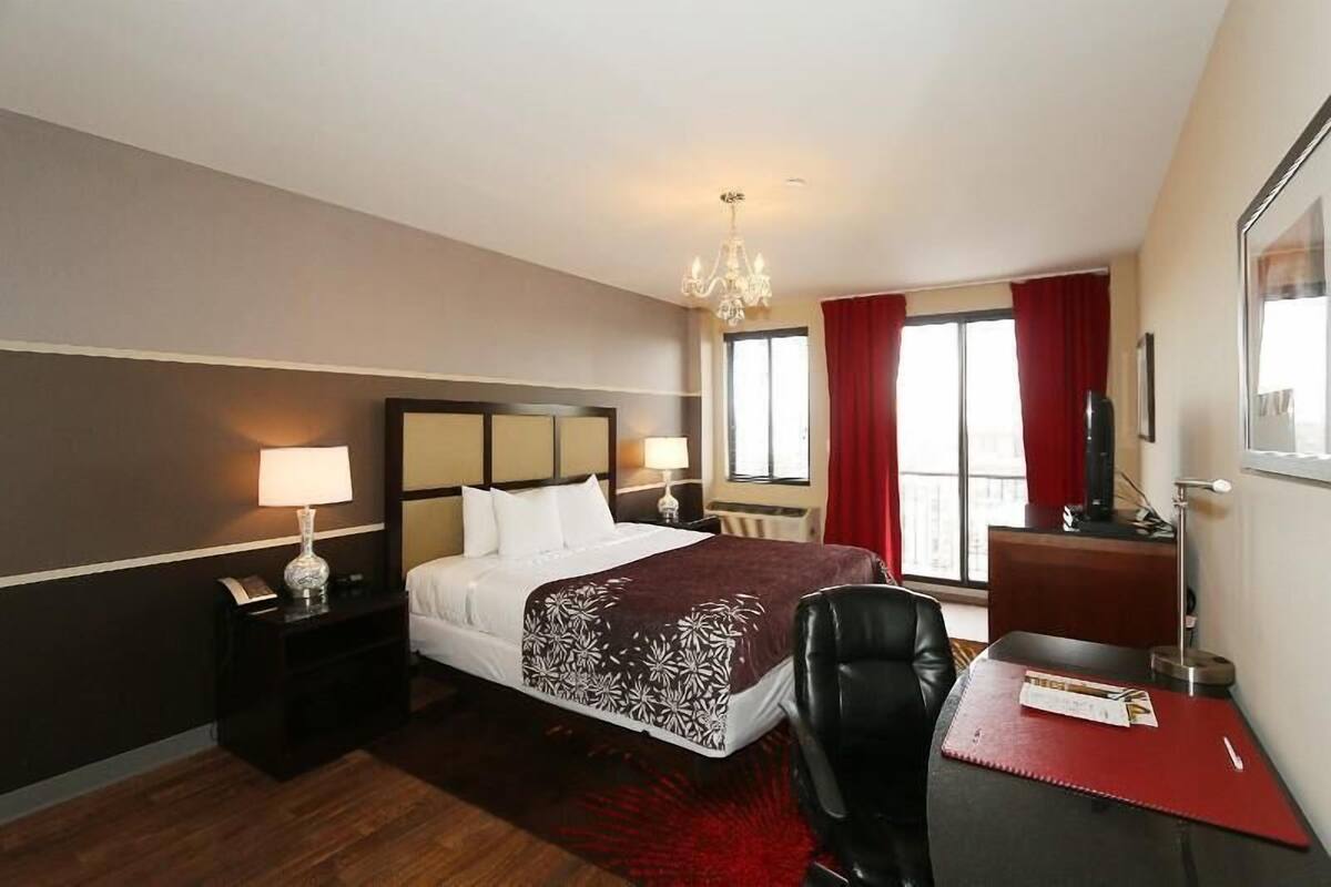 Literie de qualité supérieure, coffres-forts dans les chambres, bureau