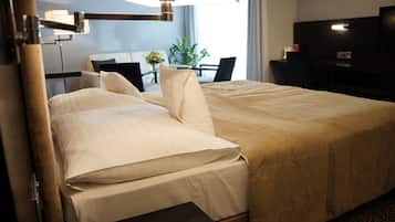 Business-Zimmer, 1 King-Bett | Minibar, Zimmersafe, Schreibtisch, schallisolierte Zimmer