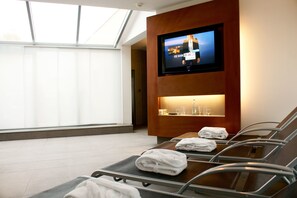 Couples treatment room(s), deep-tissue massages, massages