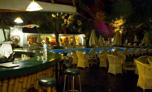 Poolside bar