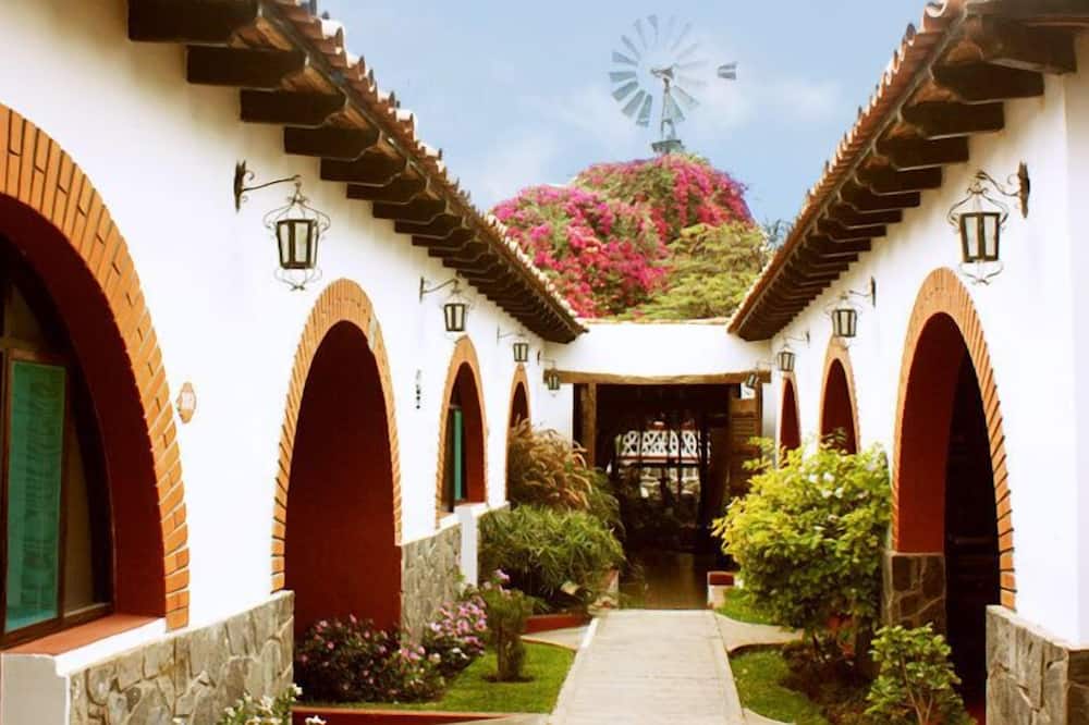 Hacienda Majoro Boutique & Resort