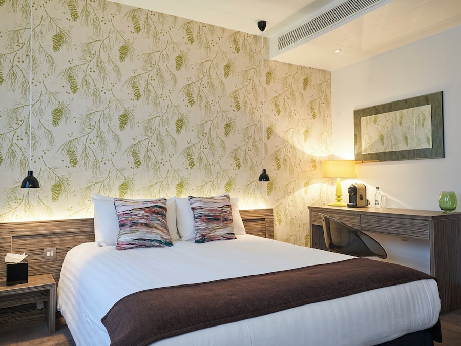 Habitación ejecutiva, 1 cama King size | Decoración personalizada, escritorio y tabla de planchar con plancha