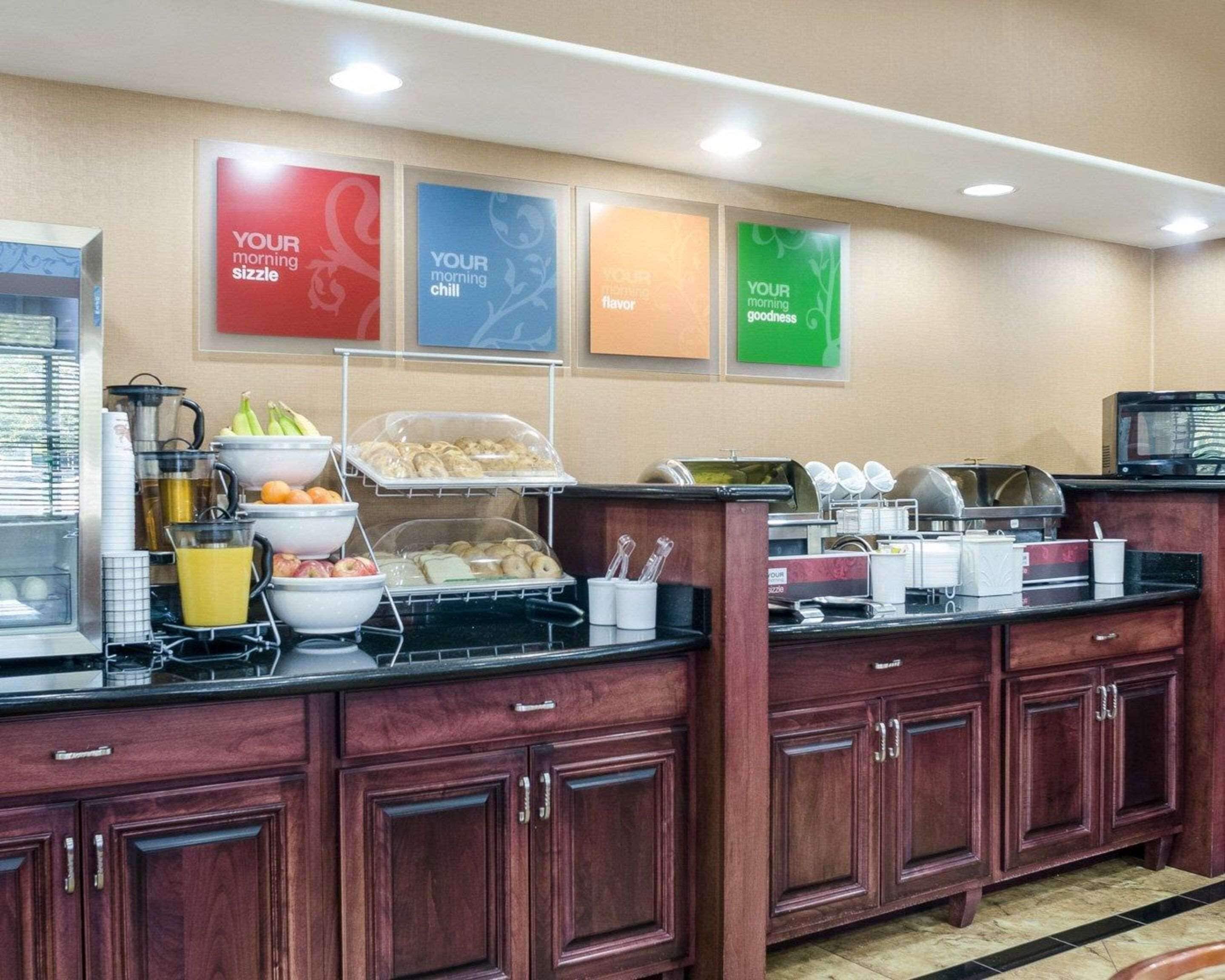 free buffet breakfast