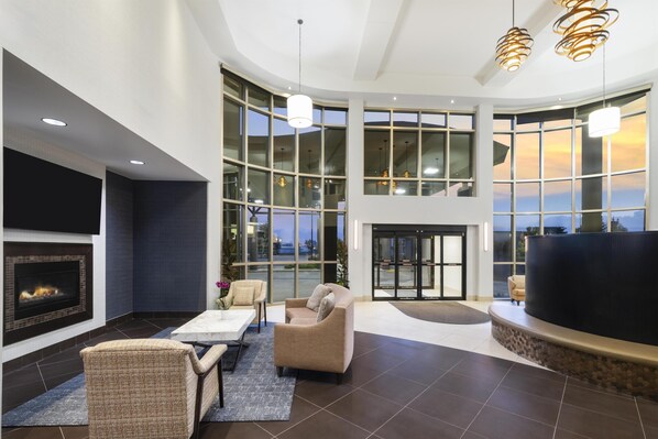 Lobby - Best Western Premier Freeport Inn Calgary Airport (Calgary)