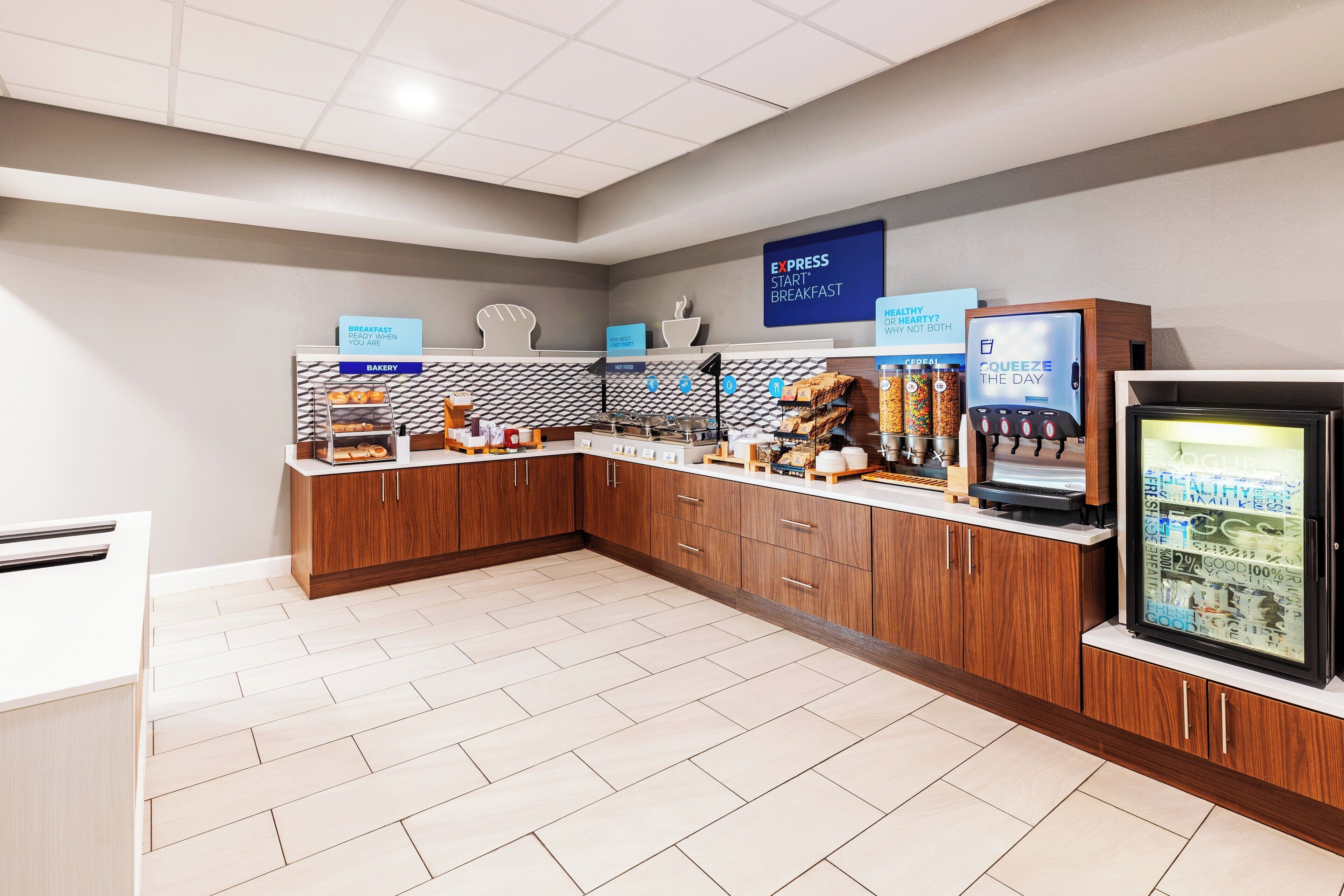 Photo - Holiday Inn Express & Suites Del Rio by IHG