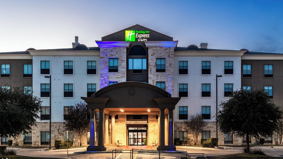 Holiday Inn Express & Suites Del Rio by IHG