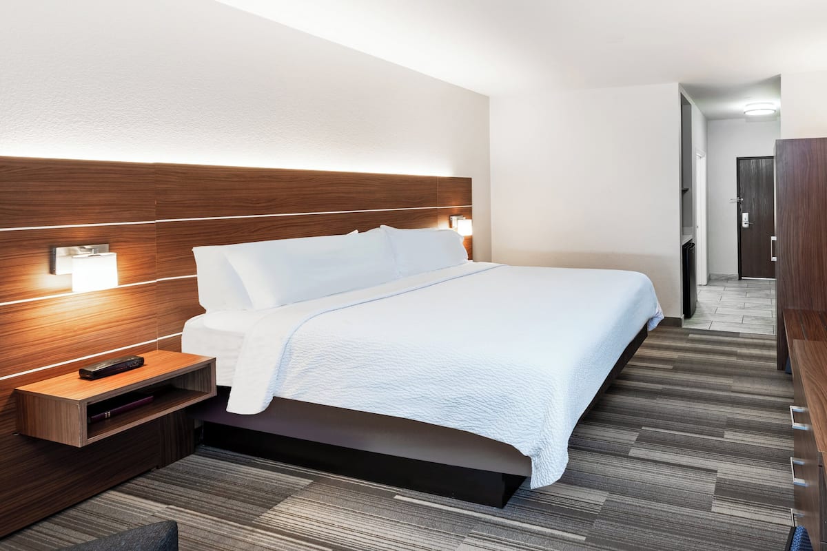 In-room safe, desk, laptop workspace, iron/ironing board