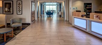 傑克森東北智選假日套房飯店 IHG 旗下飯店