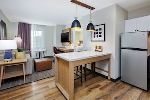 Premium bedding, down duvets, pillow-top beds, desk - Staybridge Suites Omaha 80th And Dodge by IHG (Omaha)