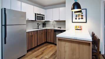 Full-sized fridge, microwave, coffee/tea maker