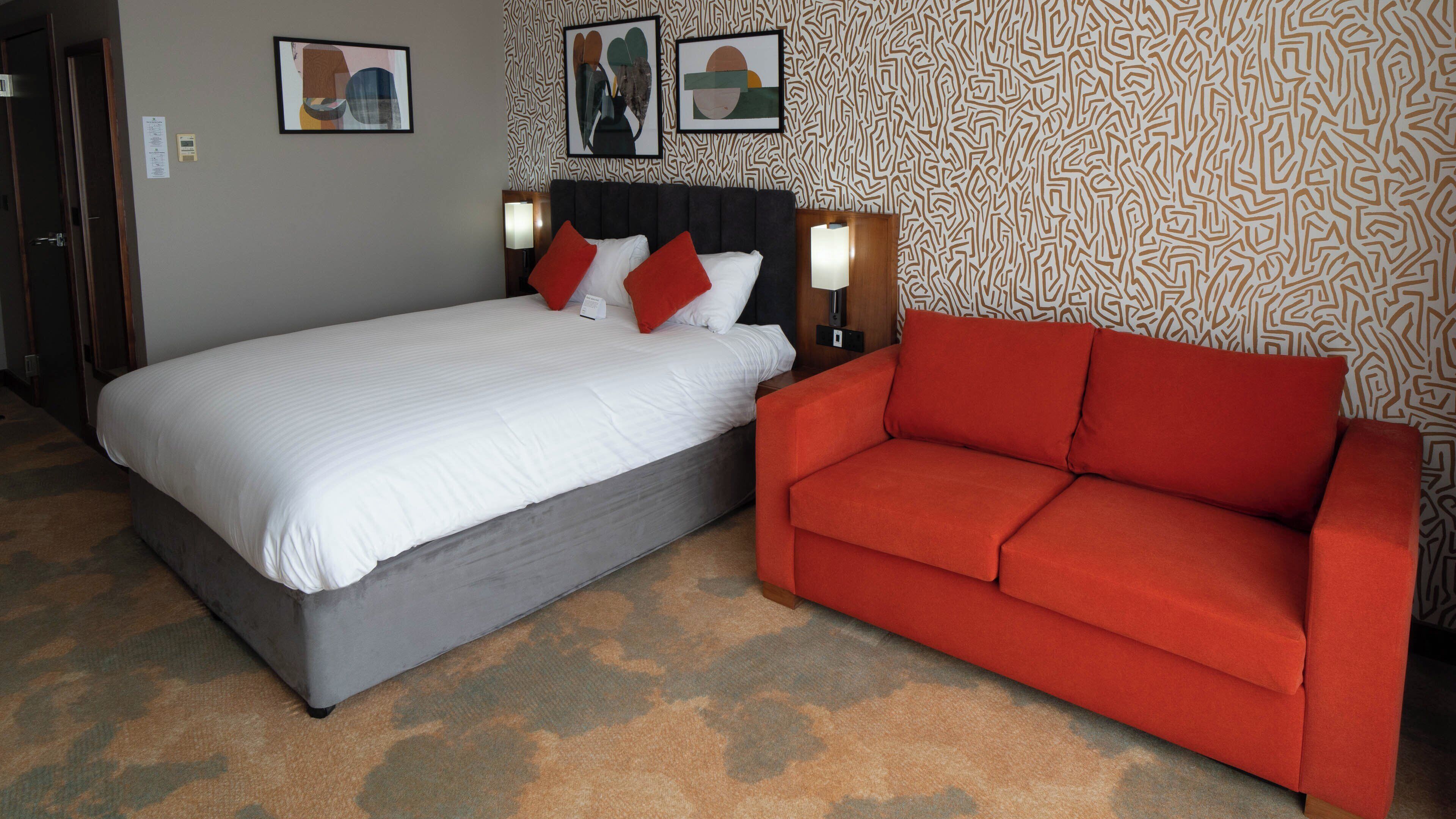 Premium Room, 1 Double Bed with Sofa bed | In-room safe, desk, laptop workspace, soundproofing