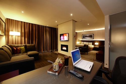 Holiday Inn Bristol City Centre by IHG