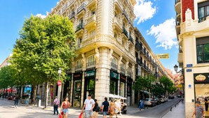 Front of property - Luz Madrid Rooms (Madrid)