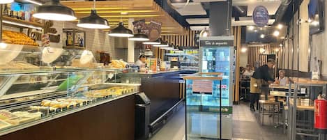 Se ofrece un desayuno continental entre semana (por un coste adicional)