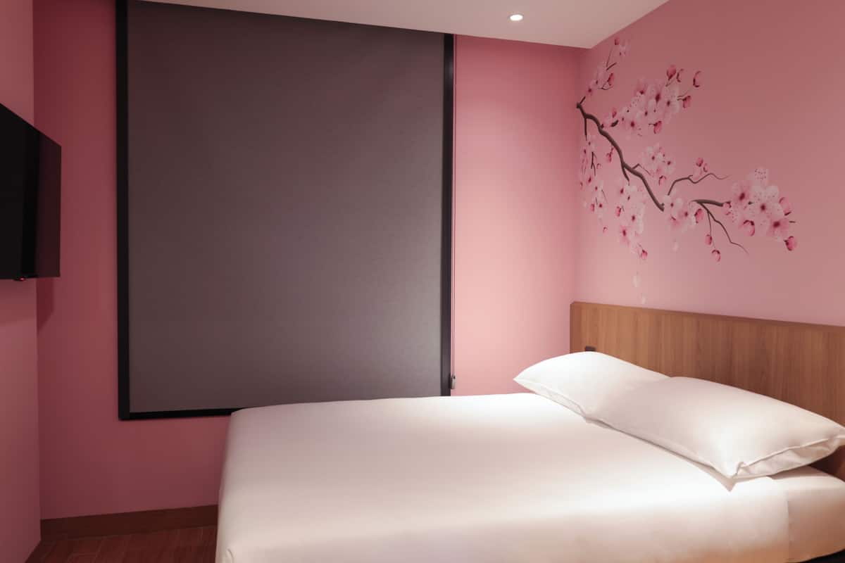 Superior Room | Blackout drapes, free WiFi, bed sheets